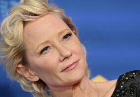 anne-heche-not-smiling-red-carpet